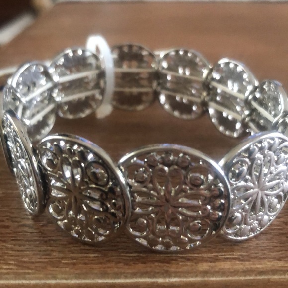 Bracelet lot!  NWT and gently worn - Picture 2 of 5